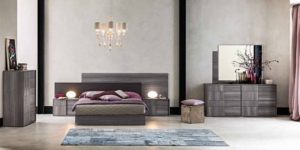 Итальянская спальня Futura Grey фабрики STATUS (кровать сп.место 180 х 200 см, 2 тумбы, комод, зеркало, высокий комод)_63388