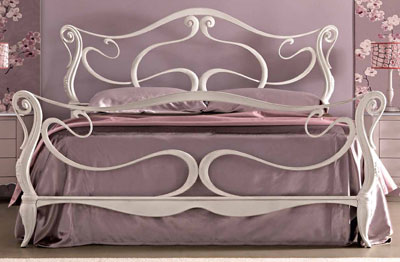 Итальянская спальня Elegance фабрики CORTEZARI Кровать Davon с изножьем (meringa cat. B) спальное место 165Х190