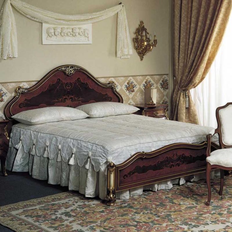 Итальянская спальня Michelle фабрики ASNAGHI INTERIORS Кровать Michelle с изножьем
