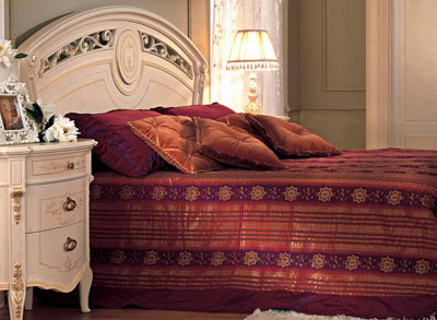 Итальянская спальня Reggenza  фабрики BARNINI OSEO Кровать размера king сп. место 184X203