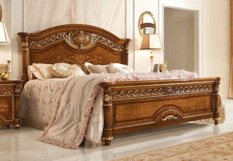 Итальянская спальня Luigi XVI фабрики VALDERAMOBILI Кровать с деревянным изголовьем