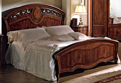 Итальянская спальня Reggenza фабрики BARNINI OSEO Кровать с изножьем размера king сп. место 184X203
