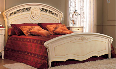 Итальянская спальня Reggenza  фабрики BARNINI OSEO Кровать с изножьем размера king сп. место 184X203