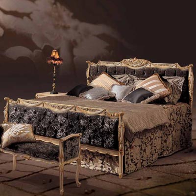Итальянская спальня Schumann фабрики ANGELO CAPPELLINI Кровать с мягким изголовьем и изножьем