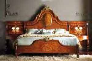 Итальянская спальня I Maggiolini фабрики AGOSTINI MOBILI Кровать с навесными тумбами сп. место 180 Х 200