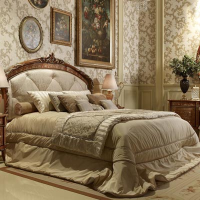Итальянская спальня Villa Reale фабрики AGOSTINI MOBILI Кровать