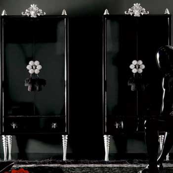 Итальянская спальня Chic Total Black фабрики ALTAMODA Шкаф 2-дверный с короной