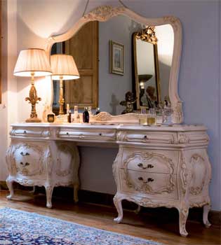 Итальянская спальня Bon Bon фабрики MANTELLASSI Туалетный столик Prisca
