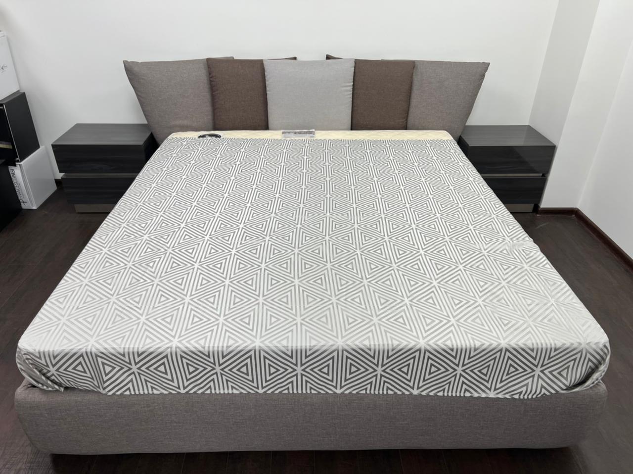Итальянская кровать Ninfea в комплекте с тумбочками и основанием для матраса фабрики MARONESE_177451