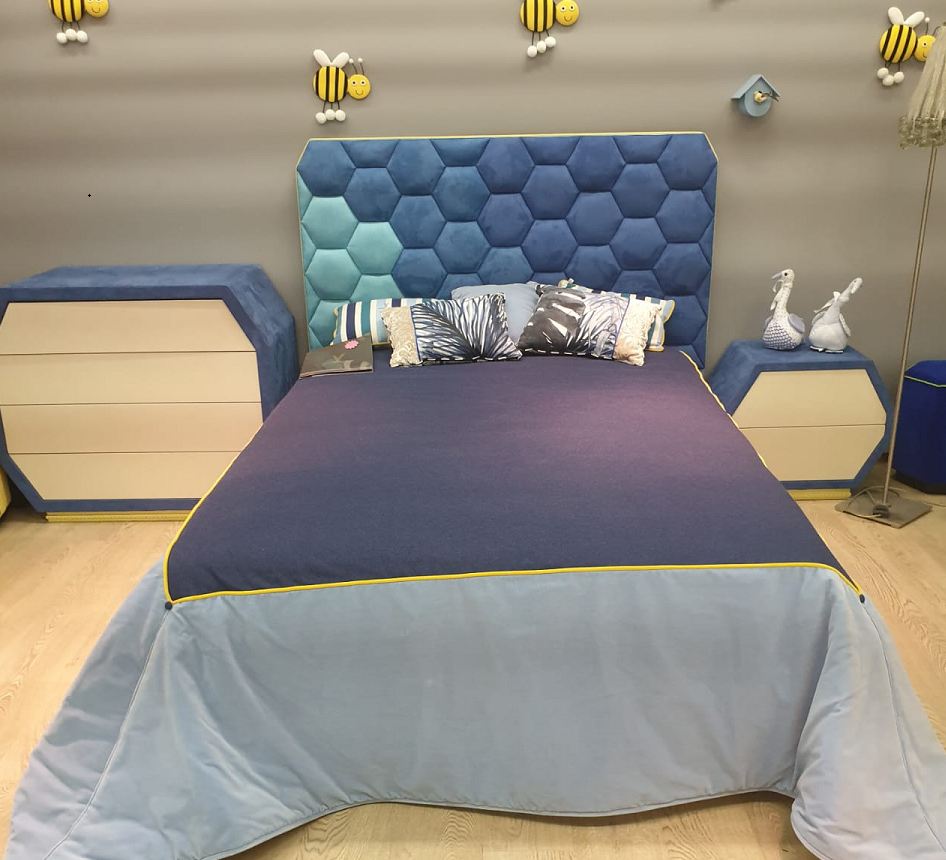 Итальянский комплект детской мебели Honey (кровать + тумбочка + комод) фабрики ALTAMODA Детская кровать 