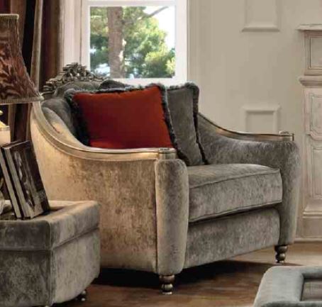 Итальянская мягкая мебель Giuletta e Romeo фабрики GIORGIOCASA (диван+кресло+пуфы) Кресло